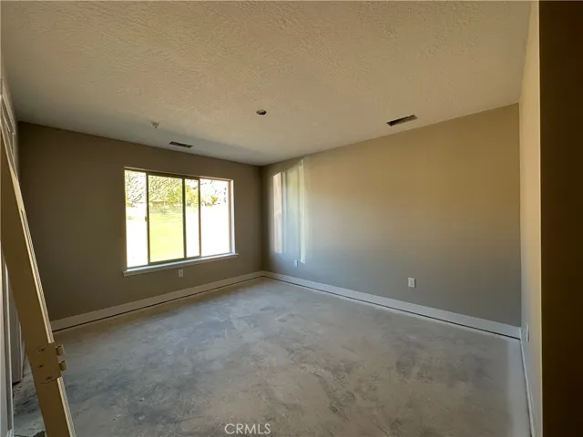 24140 Shoshone Road, Apple Valley, California 92307