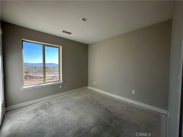 24140 Shoshone Road, Apple Valley, California 92307