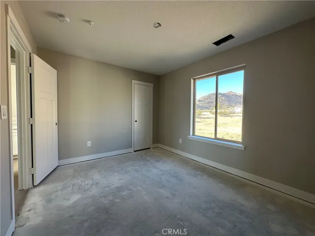 24140 Shoshone Road, Apple Valley, California 92307