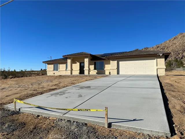 24140 Shoshone Road, Apple Valley, California 92307