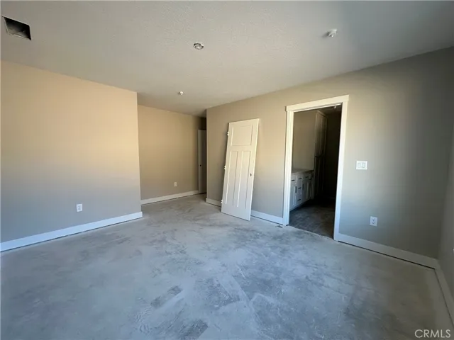 24140 Shoshone Road, Apple Valley, California 92307
