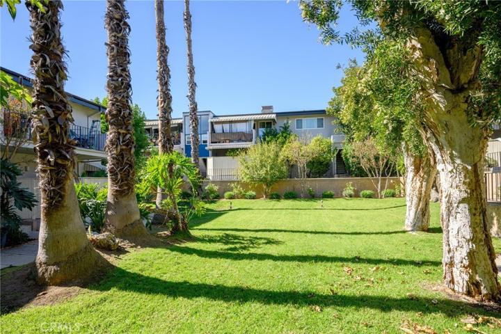 6259 Coldwater Canyon Avenue Unit 17, Valley Glen, California 91606
