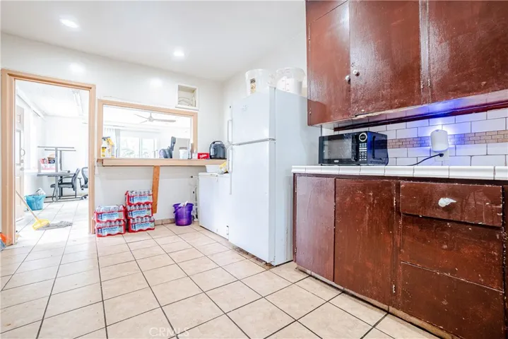 404 E Carson Street, Carson, California 90745