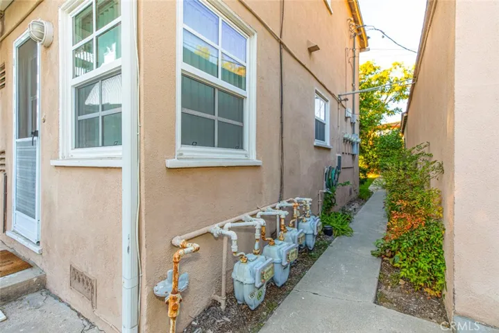 1100 N Verdugo Road, Glendale, California 91206