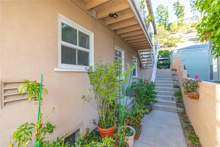 1100 N Verdugo Road, Glendale, California 91206