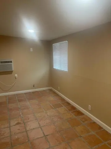 San Tomas den bedroom 2