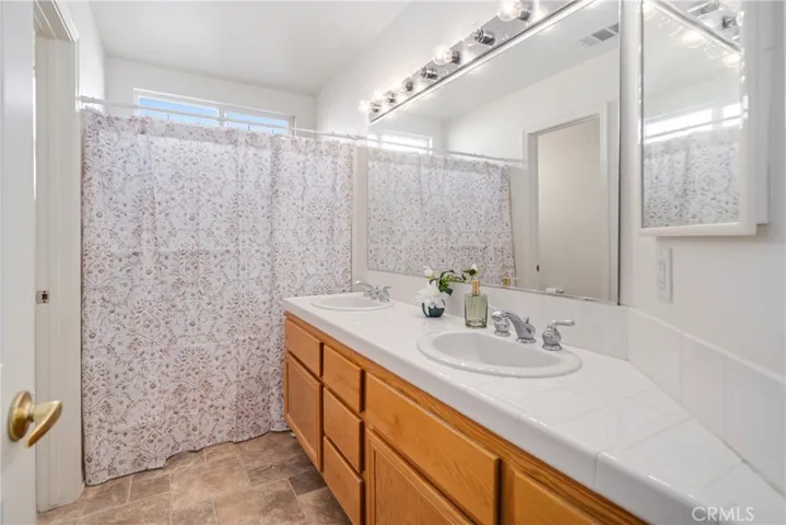 Main bedroom bath