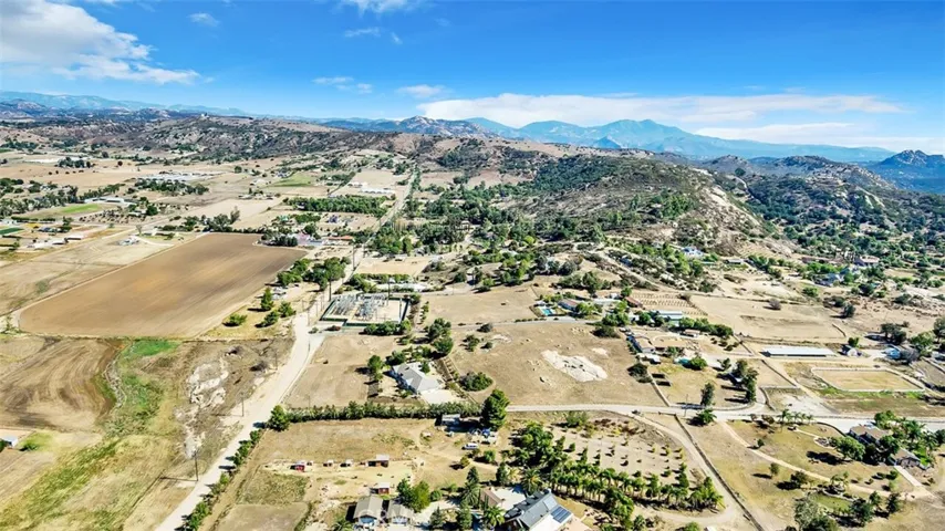 720 Creelman Lane, Ramona, California 92065