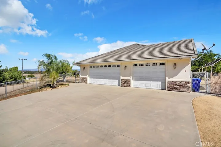 720 Creelman Lane, Ramona, California 92065