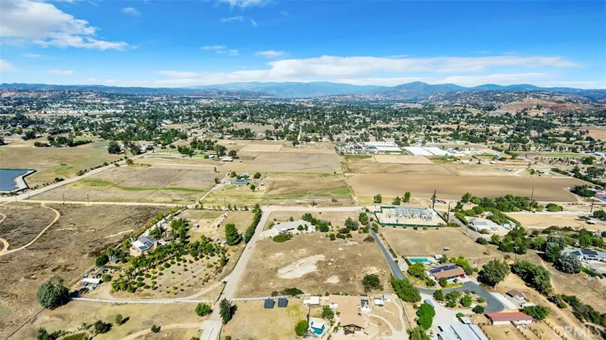 720 Creelman Lane, Ramona, California 92065