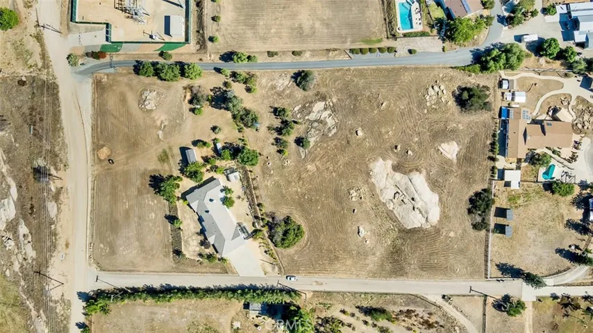 720 Creelman Lane, Ramona, California 92065