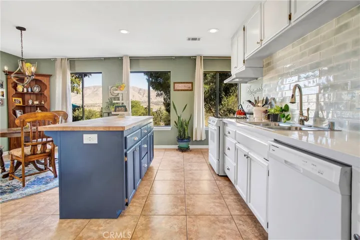 7850 Calpella Avenue, Hesperia, California 92345