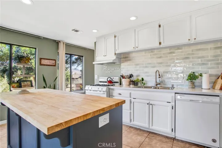 7850 Calpella Avenue, Hesperia, California 92345