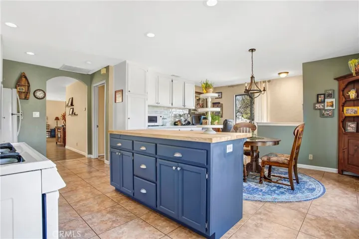7850 Calpella Avenue, Hesperia, California 92345