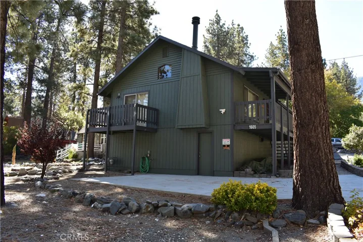 1605 Virginia Street, Wrightwood, California 92397