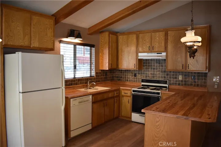 1605 Virginia Street, Wrightwood, California 92397