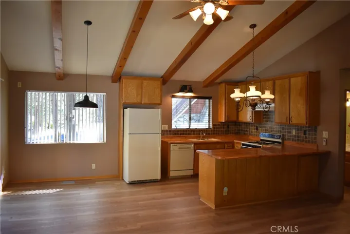 1605 Virginia Street, Wrightwood, California 92397