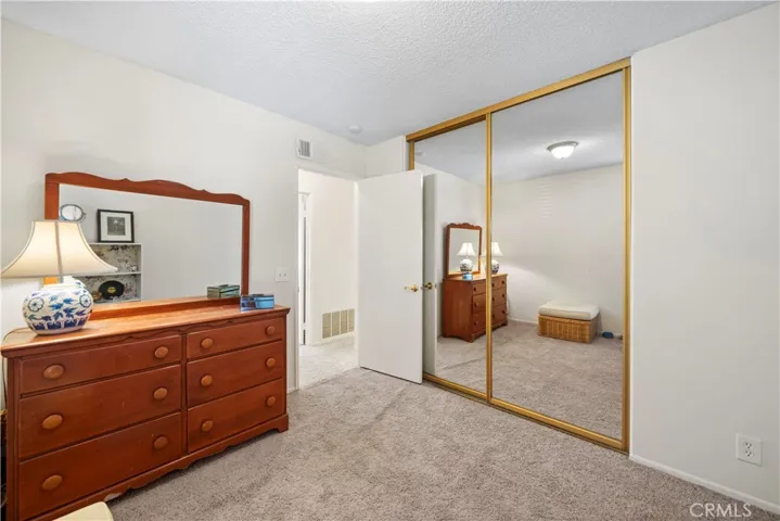 27621 Saffron Lane, Saugus, California 91350