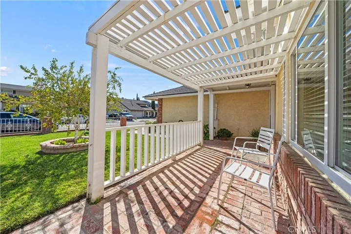 27621 Saffron Lane, Saugus, California 91350
