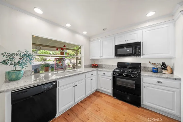27621 Saffron Lane, Saugus, California 91350