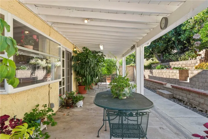 27621 Saffron Lane, Saugus, California 91350