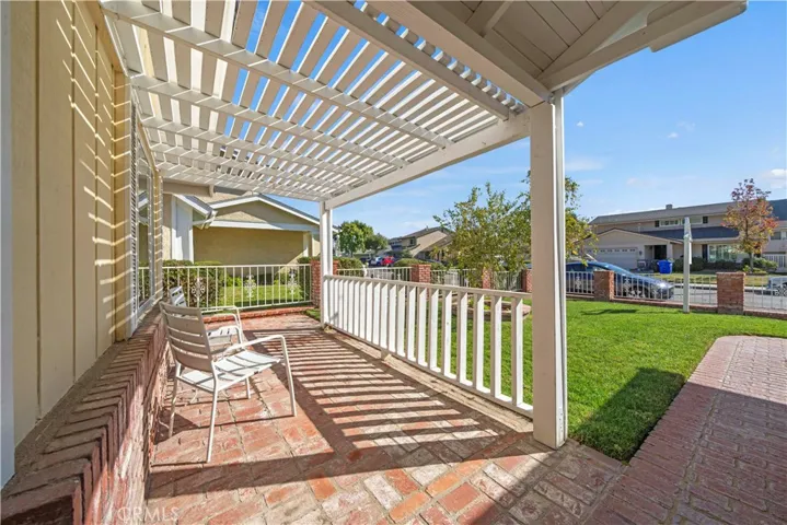 27621 Saffron Lane, Saugus, California 91350