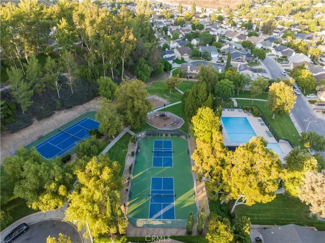 27621 Saffron Lane, Saugus, California 91350