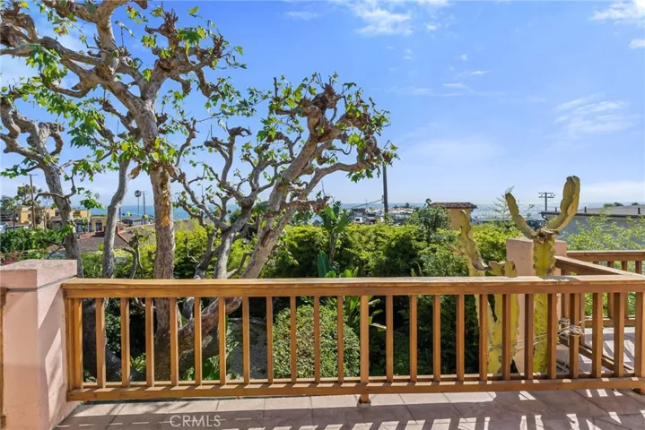 1759 Glenneyre Street, Laguna Beach, California 92651
