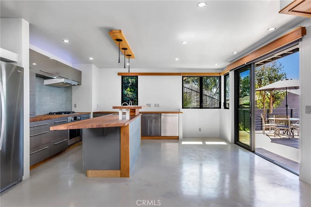 22315 3rd Avenue, Laguna Beach, California 92651 home-pic-11