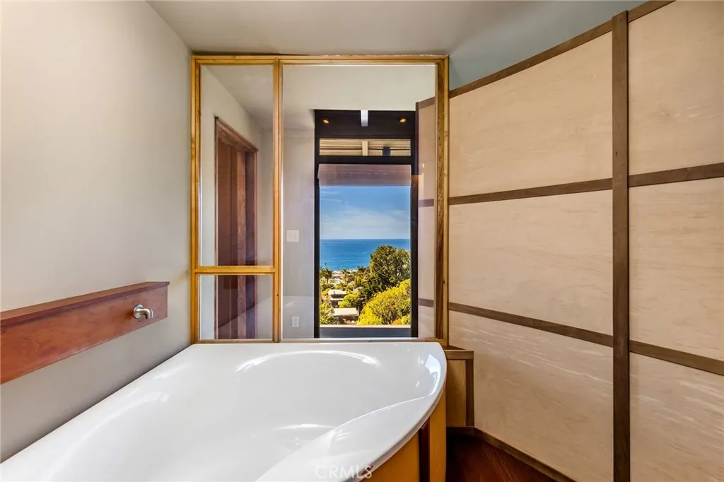 22315 3rd Avenue, Laguna Beach, California 92651 home-pic-22