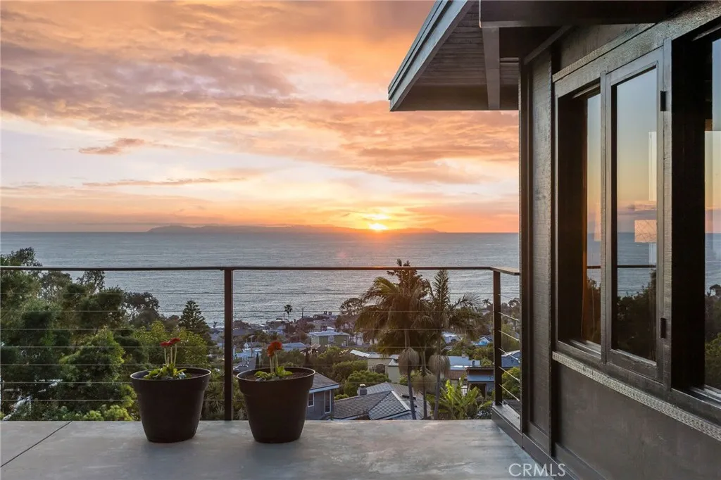 22315 3rd Avenue, Laguna Beach, California 92651 home-pic-1