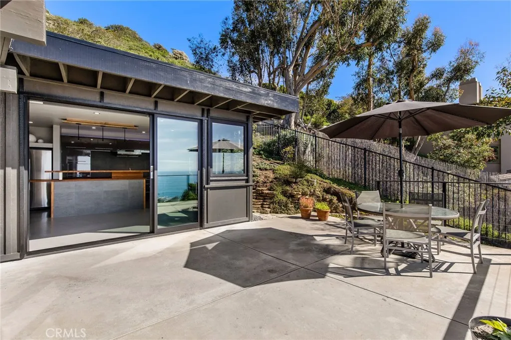 22315 3rd Avenue, Laguna Beach, California 92651 home-pic-17
