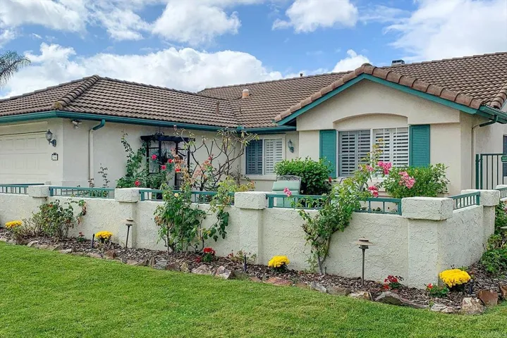 2163 Krystal Place, Escondido, California 92026