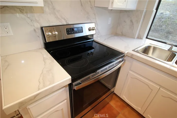 2751 Spokane Way, Carlsbad, California 92010
