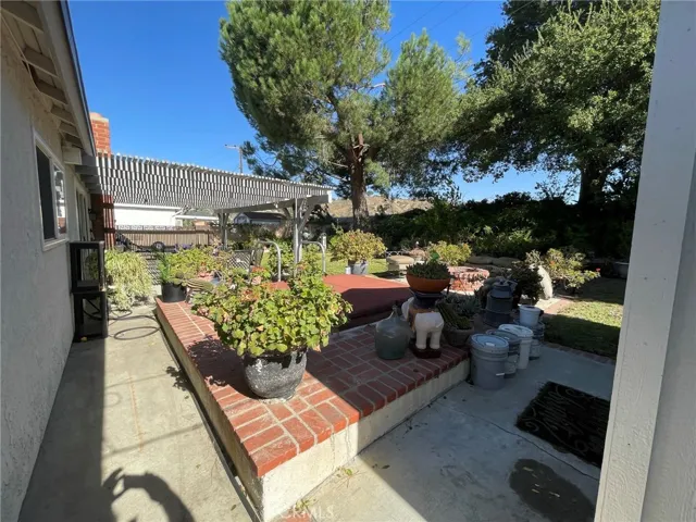 27200 Langside Avenue, Canyon Country, California 91351