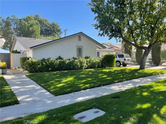 27200 Langside Avenue, Canyon Country, California 91351
