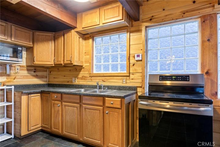 2418 Fir Drive, Running Springs, California 92382