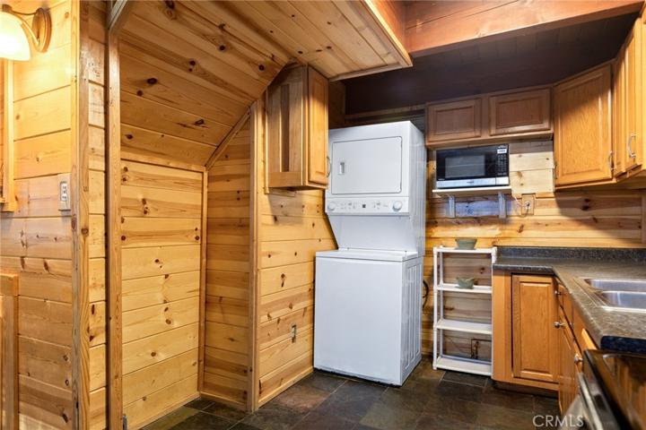 2418 Fir Drive, Running Springs, California 92382