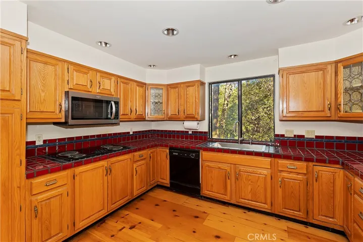 24725 Orchard Road, Crestline, California 92325