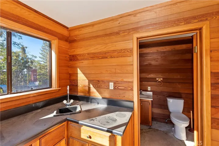 24725 Orchard Road, Crestline, California 92325