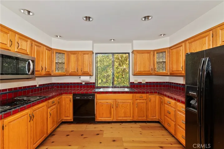 24725 Orchard Road, Crestline, California 92325