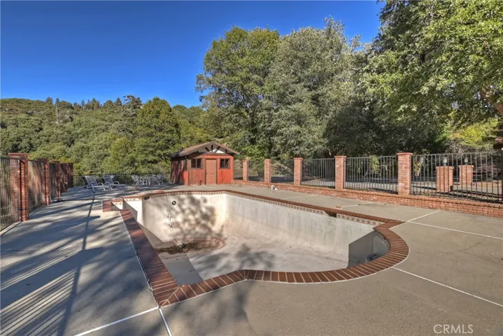 24725 Orchard Road, Crestline, California 92325