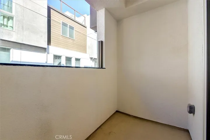 2nd floor balcony