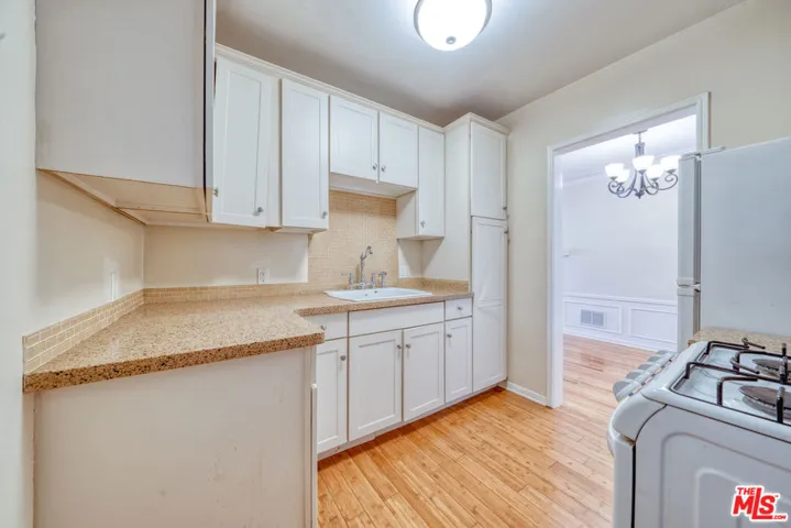 920 S Curson Avenue, Los Angeles, California 90036