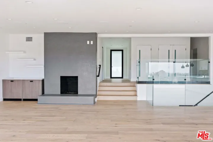 1812 Navy Street, Santa Monica, California 90405