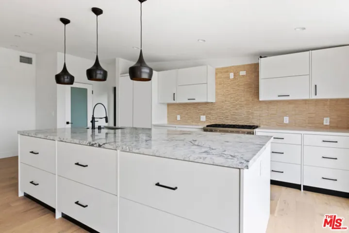 1812 Navy Street, Santa Monica, California 90405