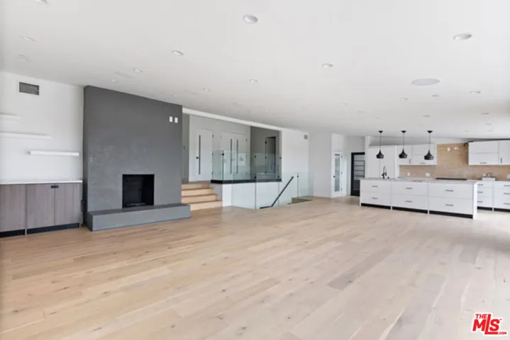 1812 Navy Street, Santa Monica, California 90405