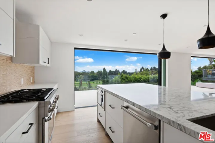 1812 Navy Street, Santa Monica, California 90405