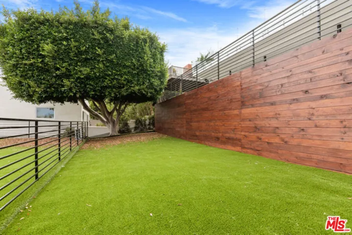 1812 Navy Street, Santa Monica, California 90405