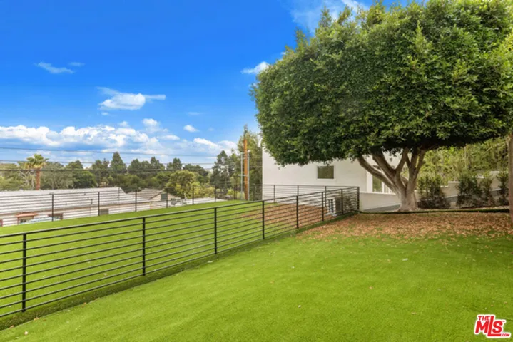 1812 Navy Street, Santa Monica, California 90405